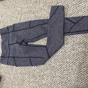 Size 4 cropped lulu leggings